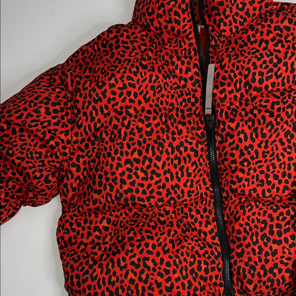 Fabletics Wander Cropped Puffer Jacket Womens XS - Picture 6 of 10